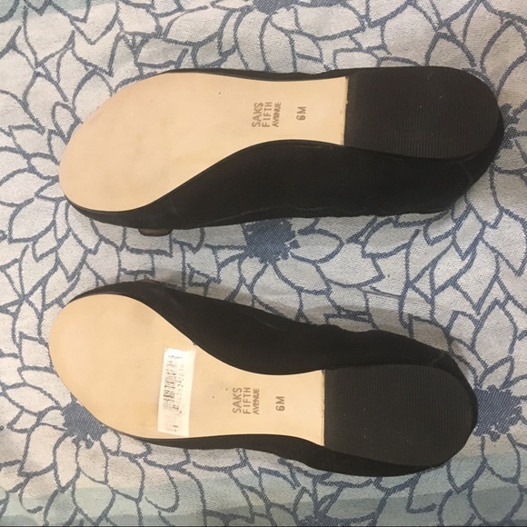 Saks Fifth Avenue black suede flats NWT - Picture 3 of 5